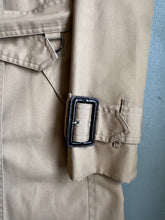 Lade das Bild in den Galerie-Viewer, 2005 Hudson Bay trench coat beige
