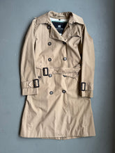Lade das Bild in den Galerie-Viewer, 2005 Hudson Bay trench coat beige
