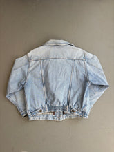 Lade das Bild in den Galerie-Viewer, 80s ARMANI JEANS DENIM JACKE (L)
