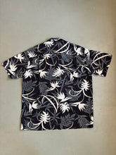 Lade das Bild in den Galerie-Viewer, 1990er Winnie Fashion Hawaiihemd Schwarz
