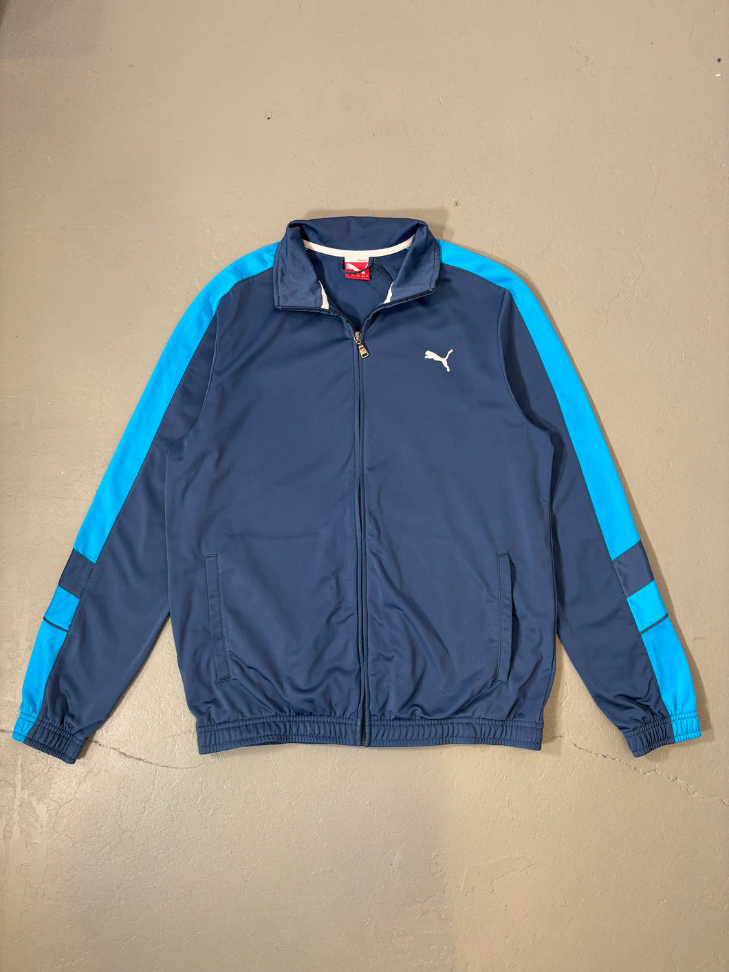 2000er PUMA GESTICKTE TRAININGSJACKE (M)